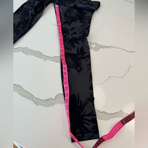 Lululemon floral leggings - Picture 6 of 7